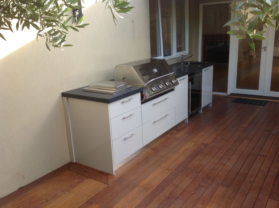 Complete Outdoor Kitchens